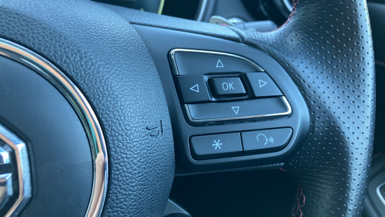 MG Hs 1.5 T-GDI Exclusive 5dr DCT Petrol Hatchback